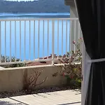 Aurora Apartman *