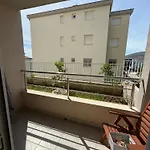 Apartman Aurora *