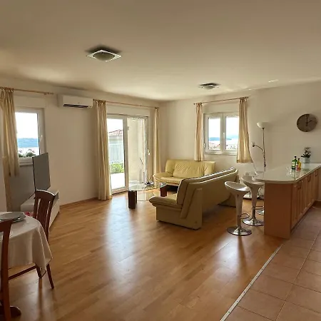 Aurora Luxury Apartment *